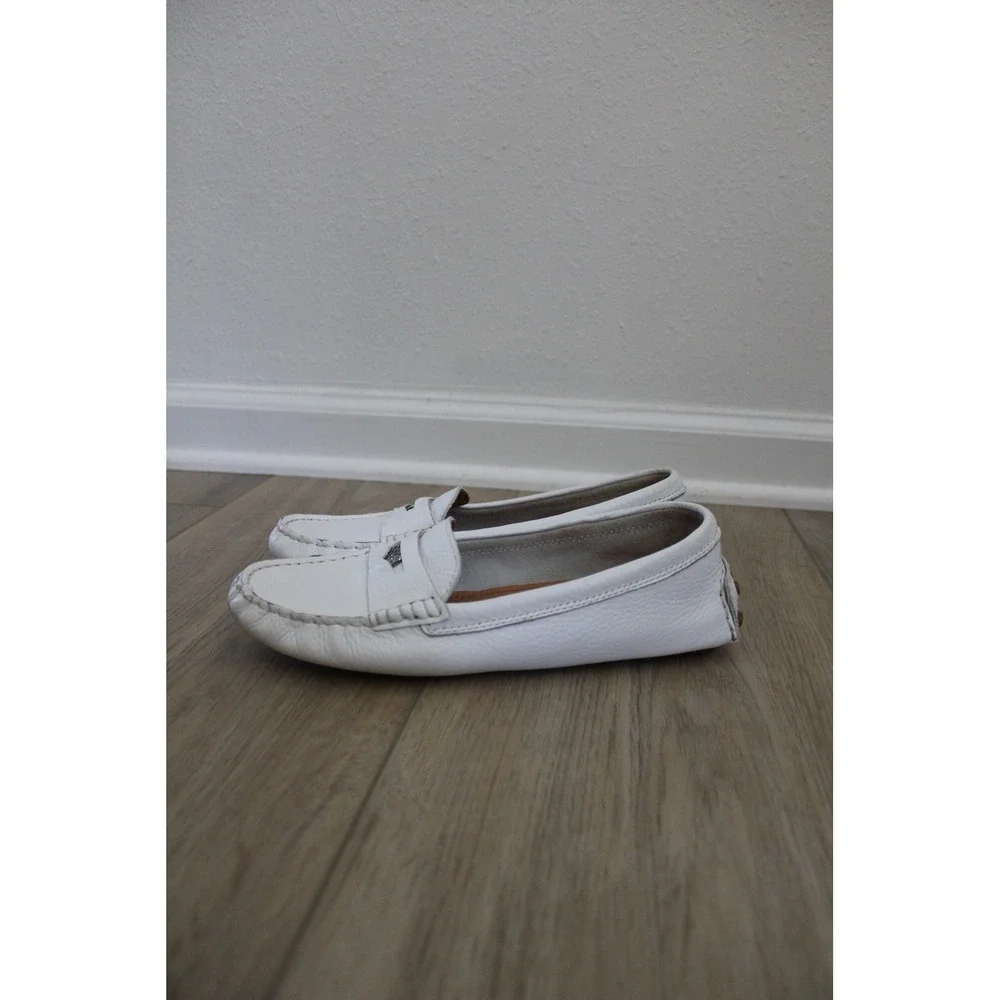 Coach Nicola White Pebbled Leather Driver Loafers Womens 8.5 Silver Logo Q1873